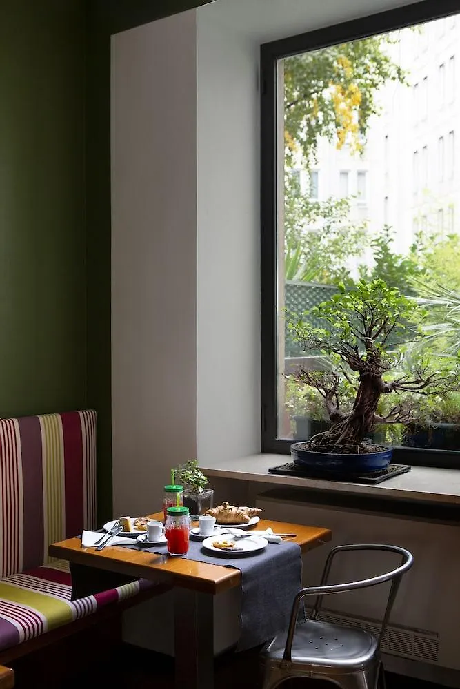 Hotel Colombia Μιλάνο 4*,